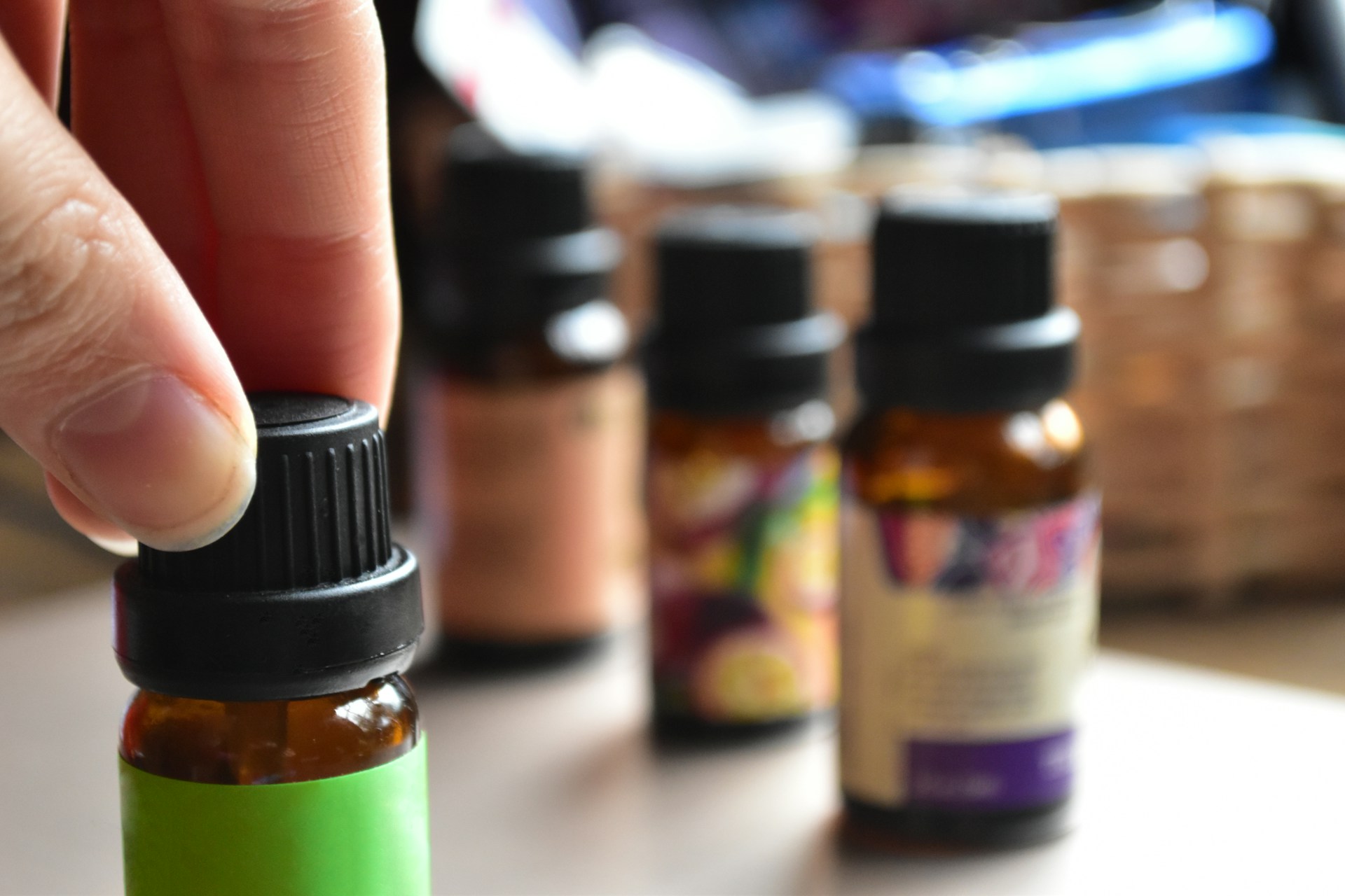 How to Use Authentic Essential Oils in Dry Winter Air